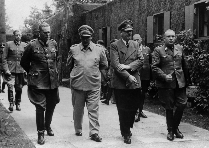 Гитлер, Кейтель, Геринг и Борман 20 июля 1944 года